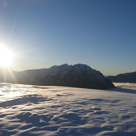 Hotel Le Dome Alpe d'Huez Bagian luar foto