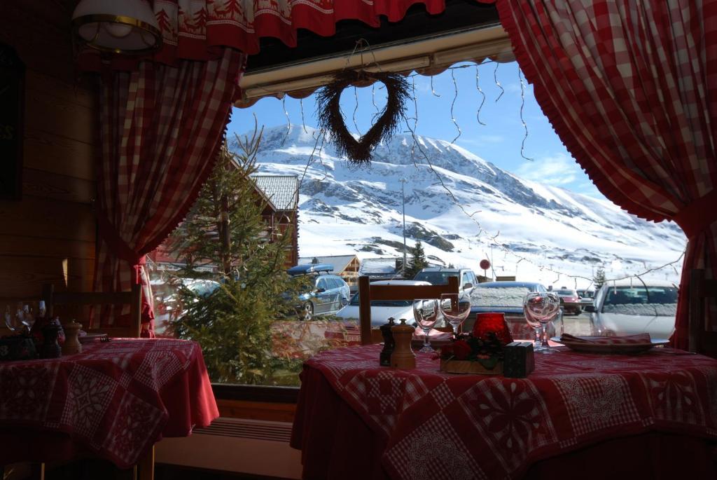 Hotel Le Dome Alpe d'Huez Bagian luar foto
